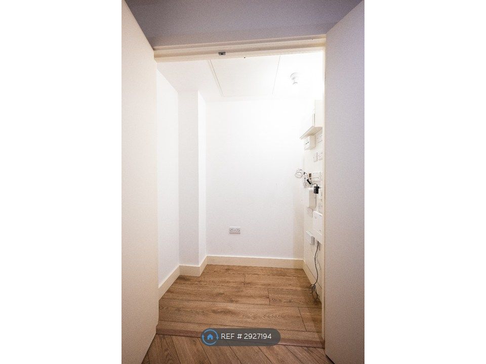 Property photo 2 of 35