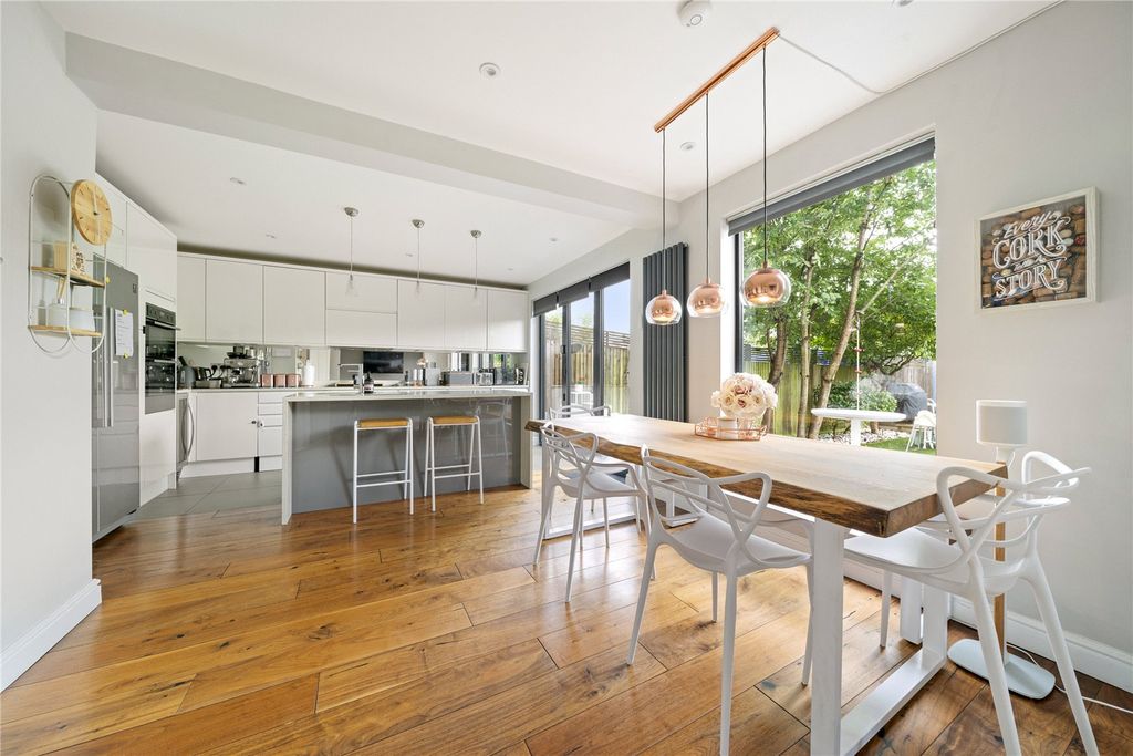 Property photo 3 of 14 Picture No. 10