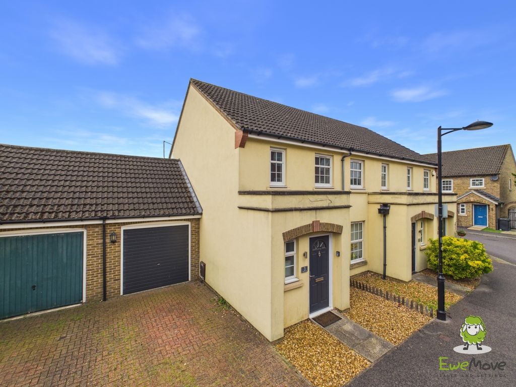 Property photo 1 of 11 Ewemove Estate Agents Basingstoke