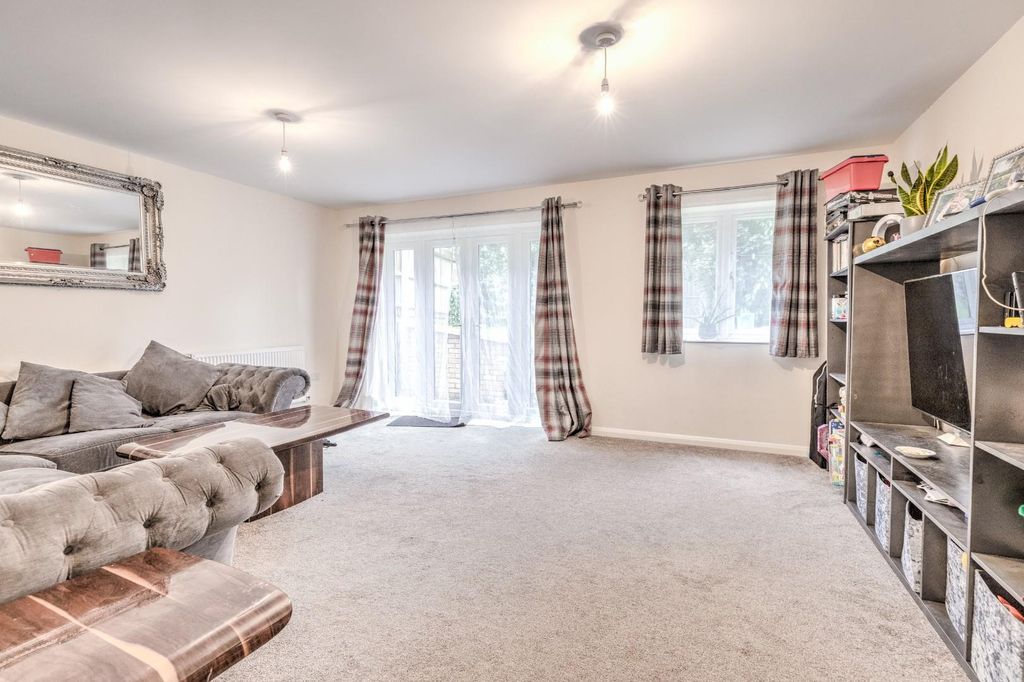 Property photo 3 of 13