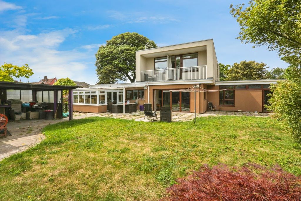 Property photo 1 of 20