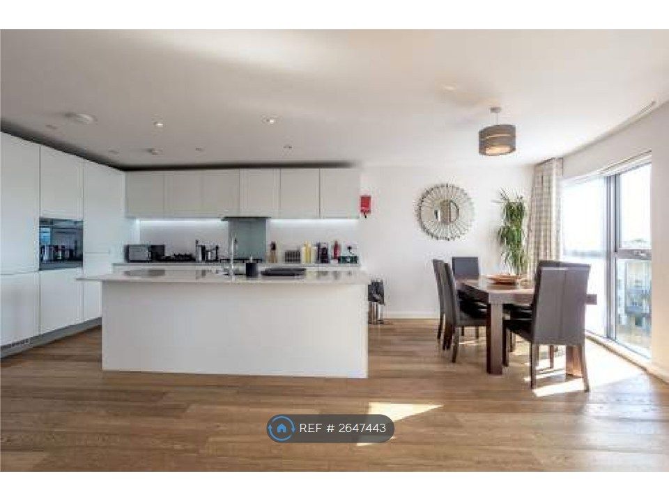 Property photo 3 of 26 Kitchen