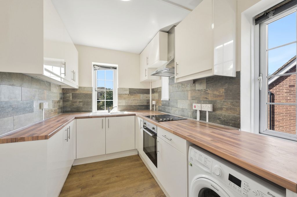 Property photo 2 of 11 Picture No. 06