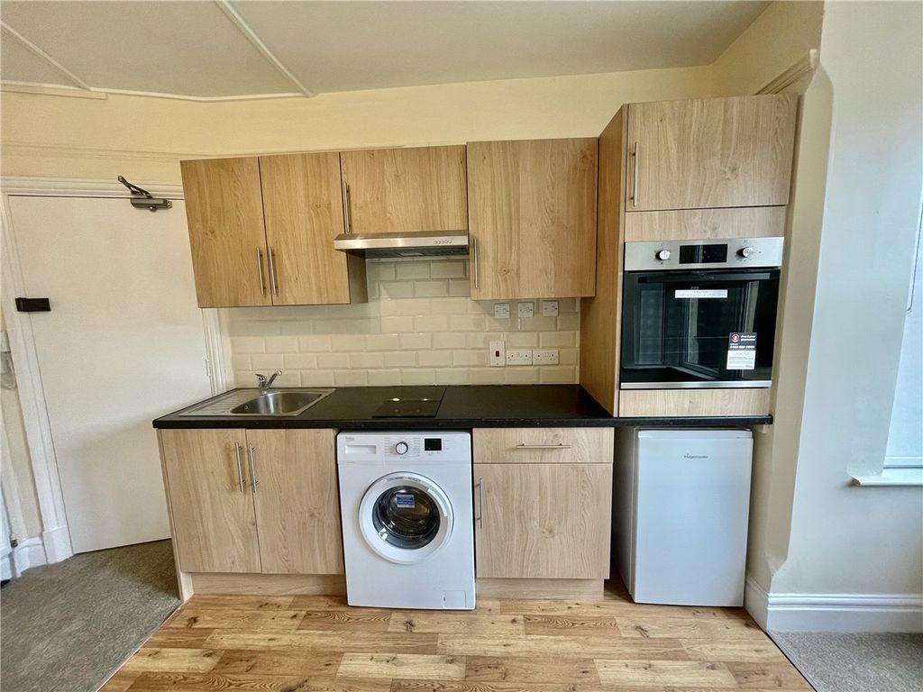 Property photo 3 of 8 Picture No. 02