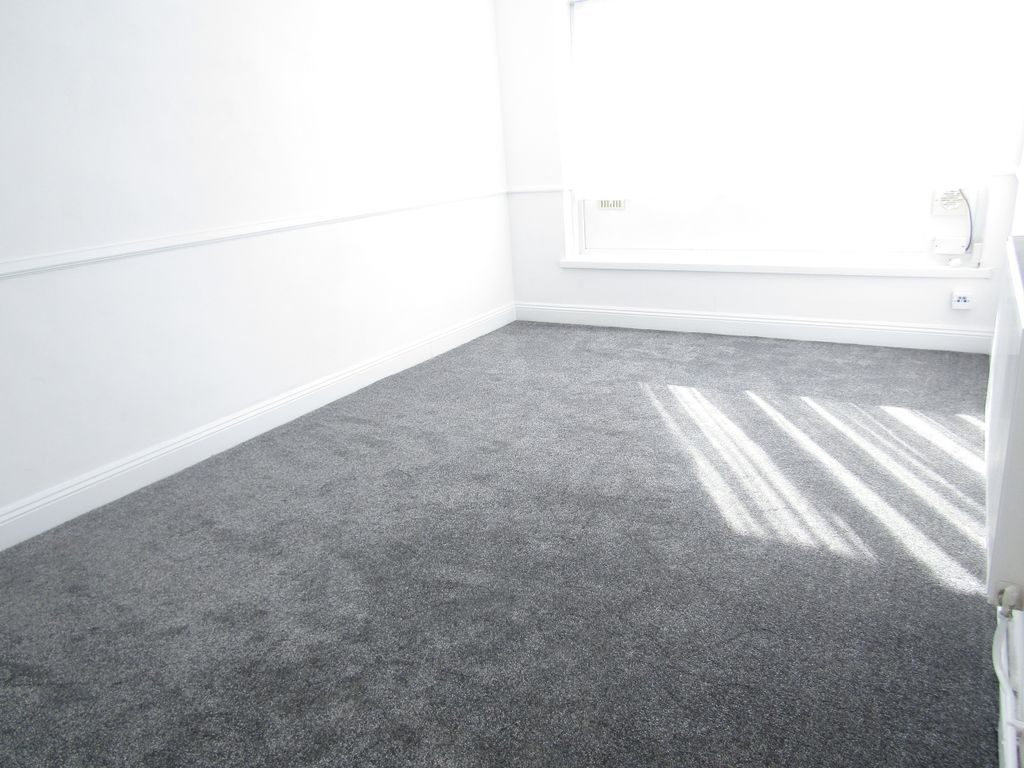 Property photo 1 of 6 Lounge