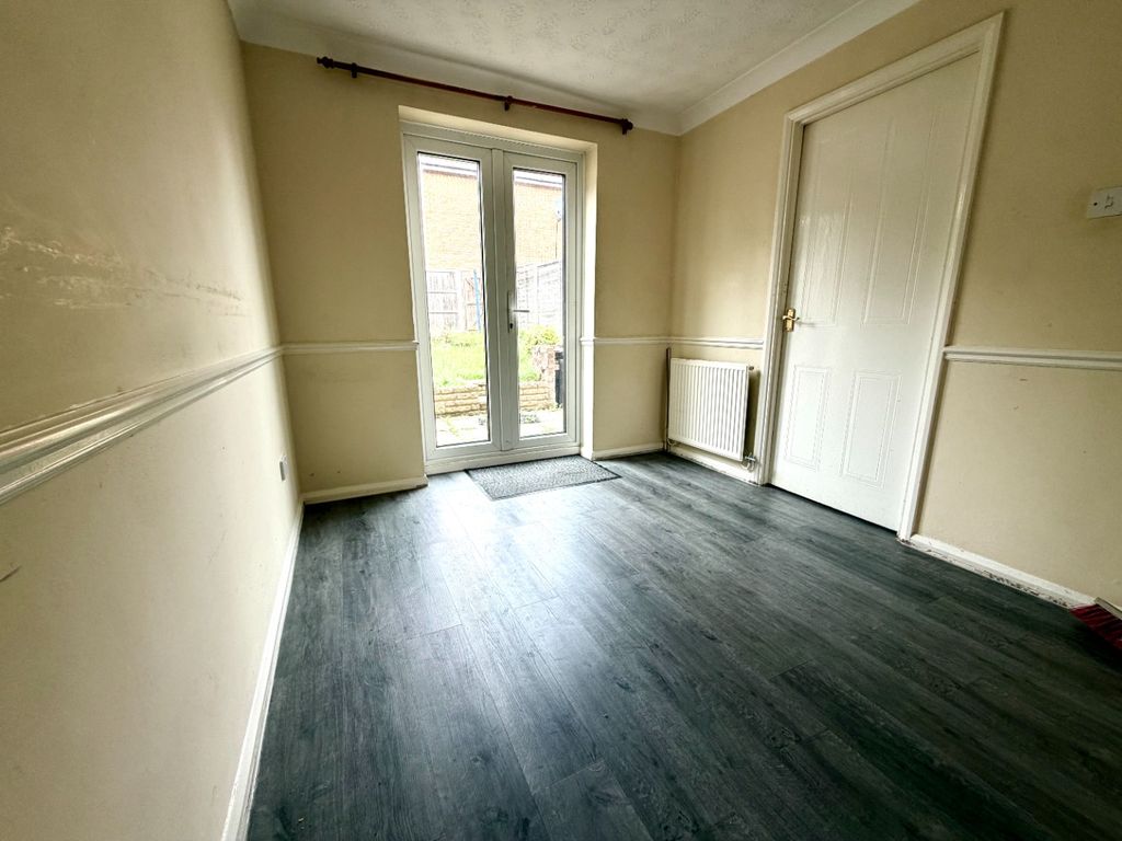 Property photo 3 of 12 5263364