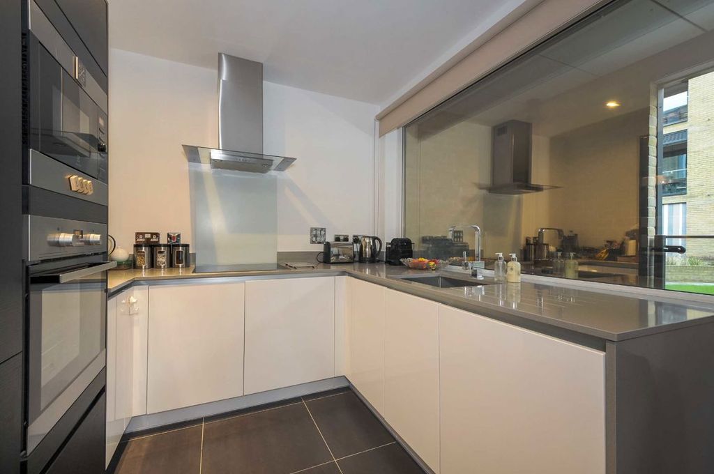 Property photo 3 of 6