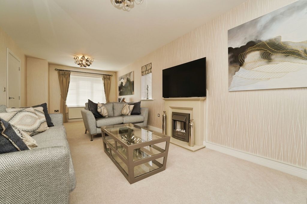 Property photo 2 of 15 Pbox-Img.Jpg