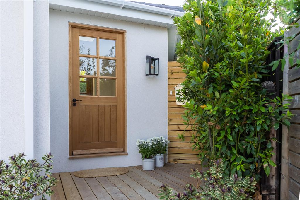 Property photo 1 of 61 Front Door