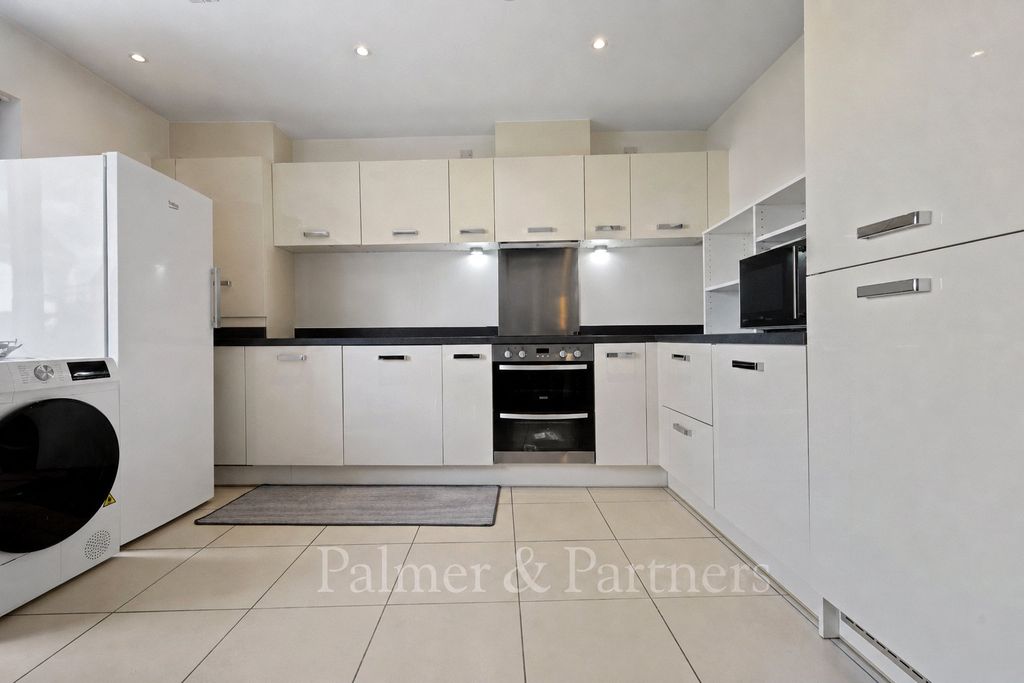 Property photo 2 of 18 Picture No. 02