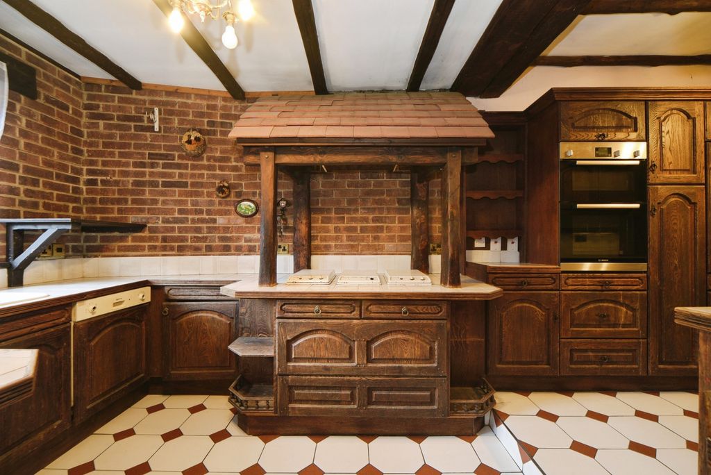 4 bed link detached house for saleBedonwell Road, London SE2
