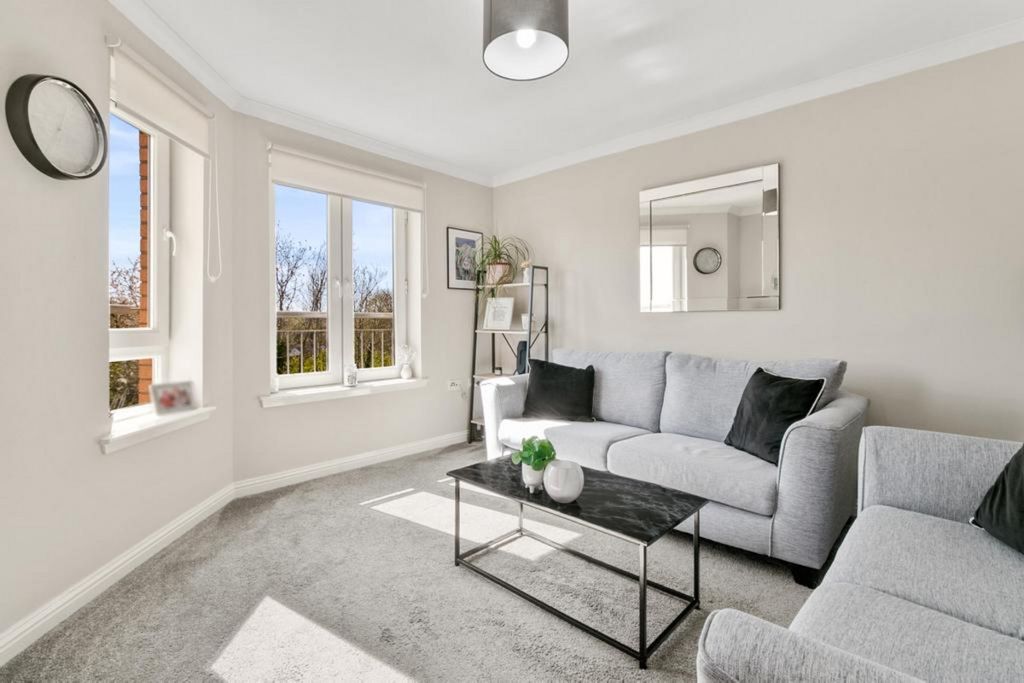 Property photo 2 of 27