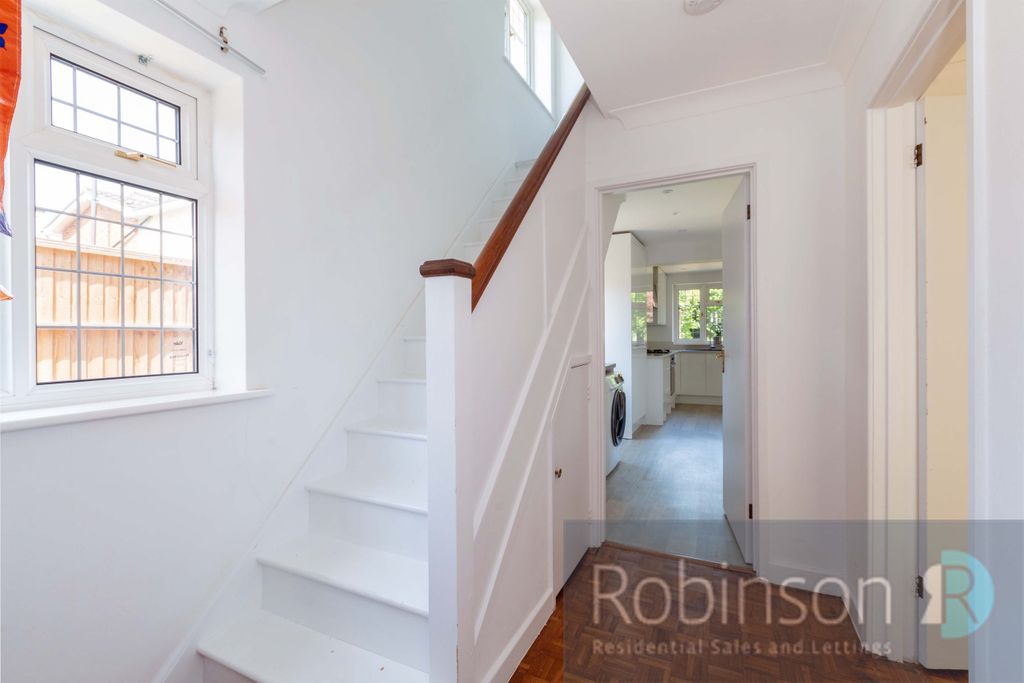 Property photo 2 of 13 18 Havelock Road-8
