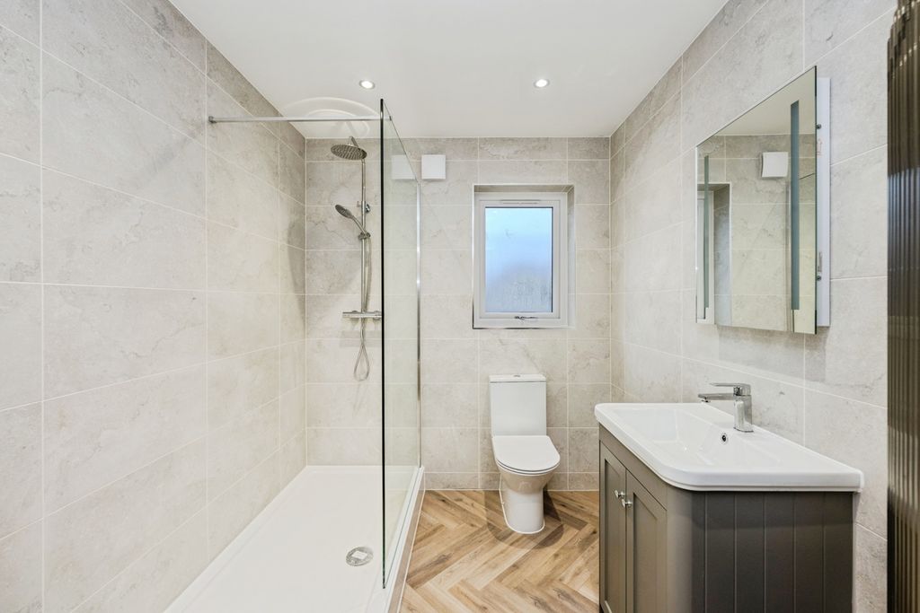 Property photo 3 of 18 Pbox-Img.Jpg