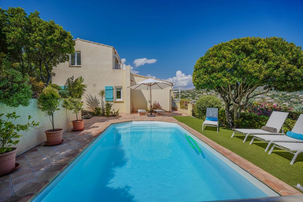 Property photo 2 of 12