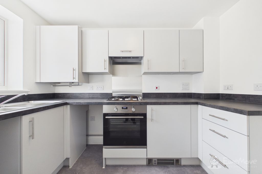 Property photo 3 of 15 Kitchen