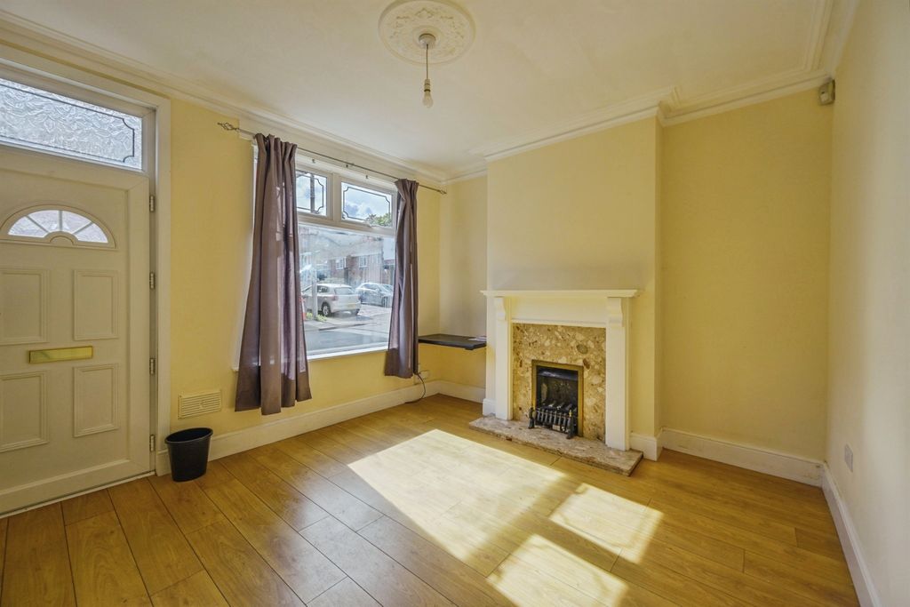 Property photo 2 of 17