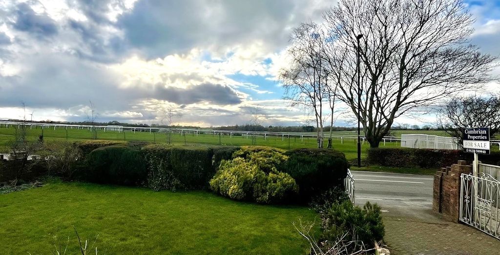 Property photo 3 of 27 View To The Racecourse