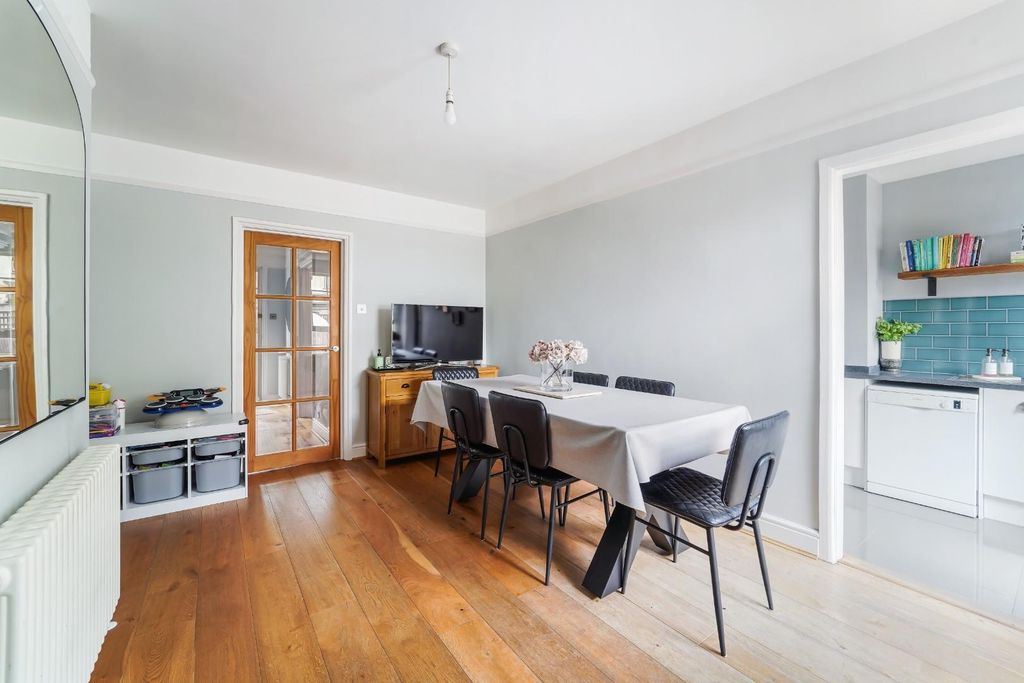 Property photo 3 of 13 Church Road,