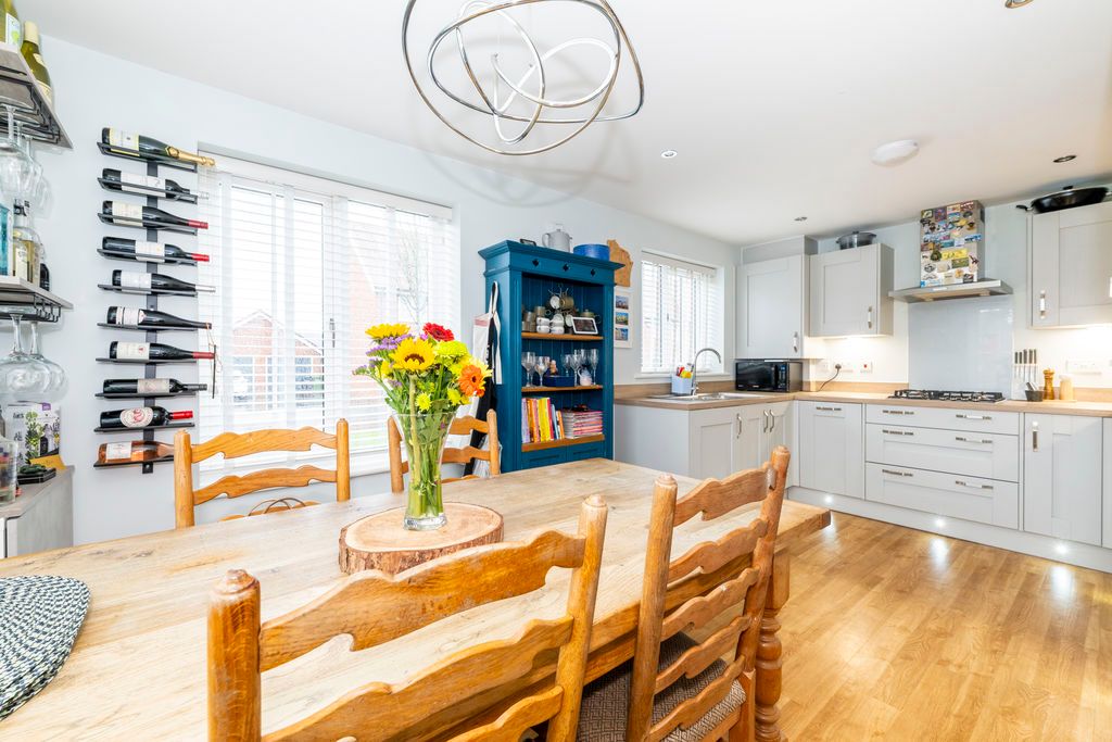 Property photo 2 of 20 Photo 12