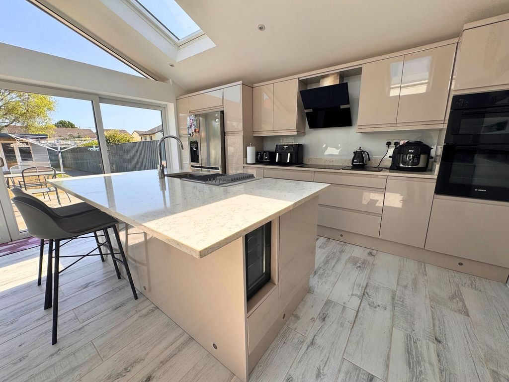 Property photo 3 of 28 Open Plan Kitchen Diner