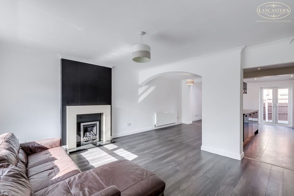 Property photo 2 of 16 Reception Room