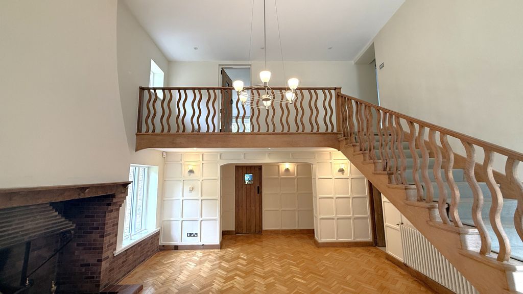 Property photo 3 of 27