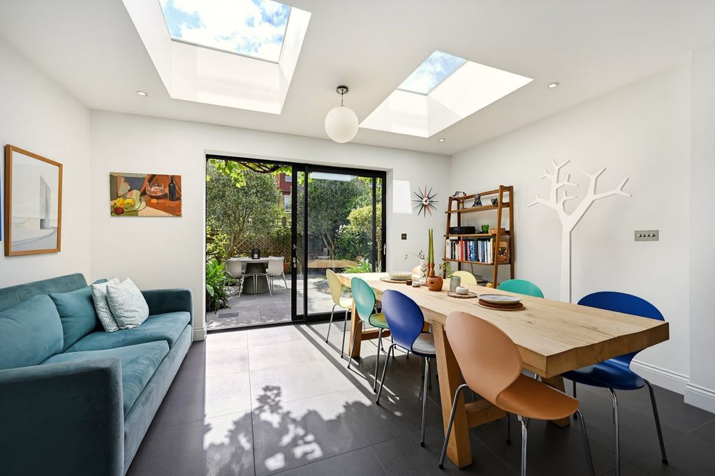 Property photo 1 of 17 Dining Room