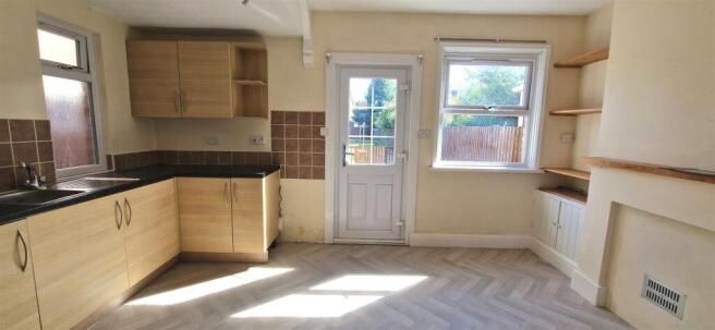 Property photo 3 of 6 Kitchen