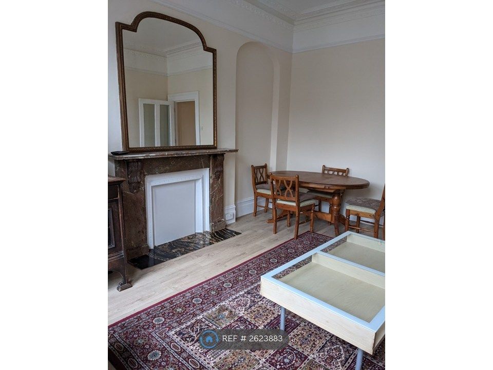 Property photo 2 of 12 Lounge
