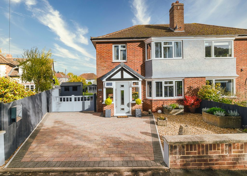 Property photo 1 of 22 Picture No. 32