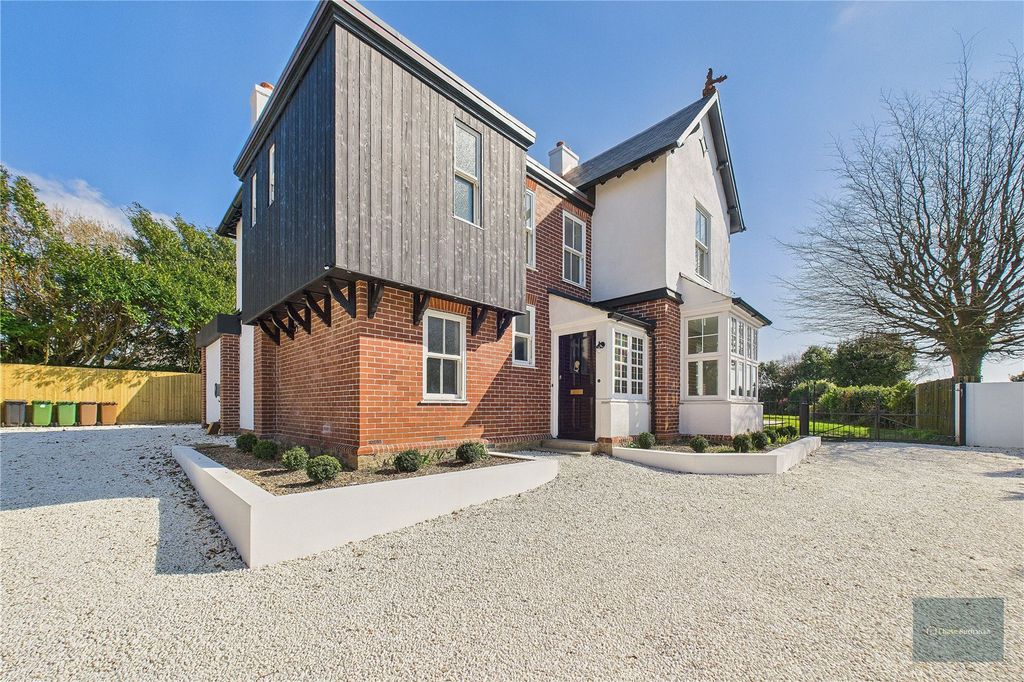 Property photo 2 of 57 Picture No. 48