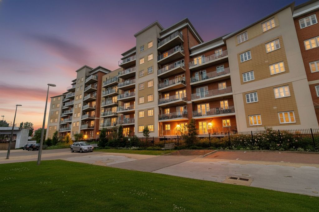 Property photo 1 of 11