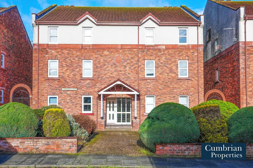 Property photo 1 of 16 Front External