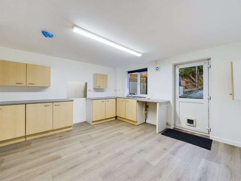 Property photo 2 of 8 Kitchen Diner