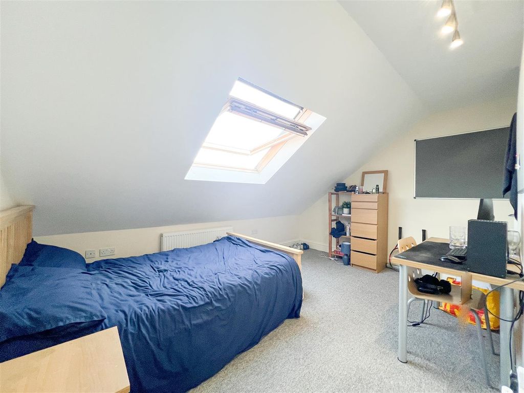 Property photo 3 of 8 Img_5585.Jpg