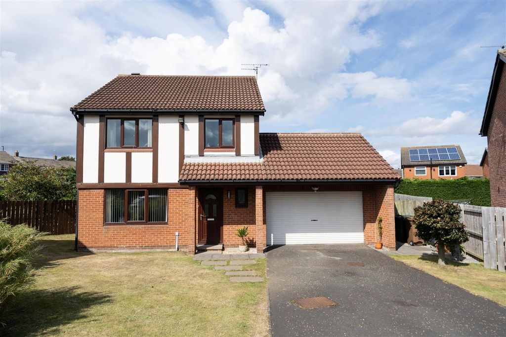 Property photo 1 of 12 External
