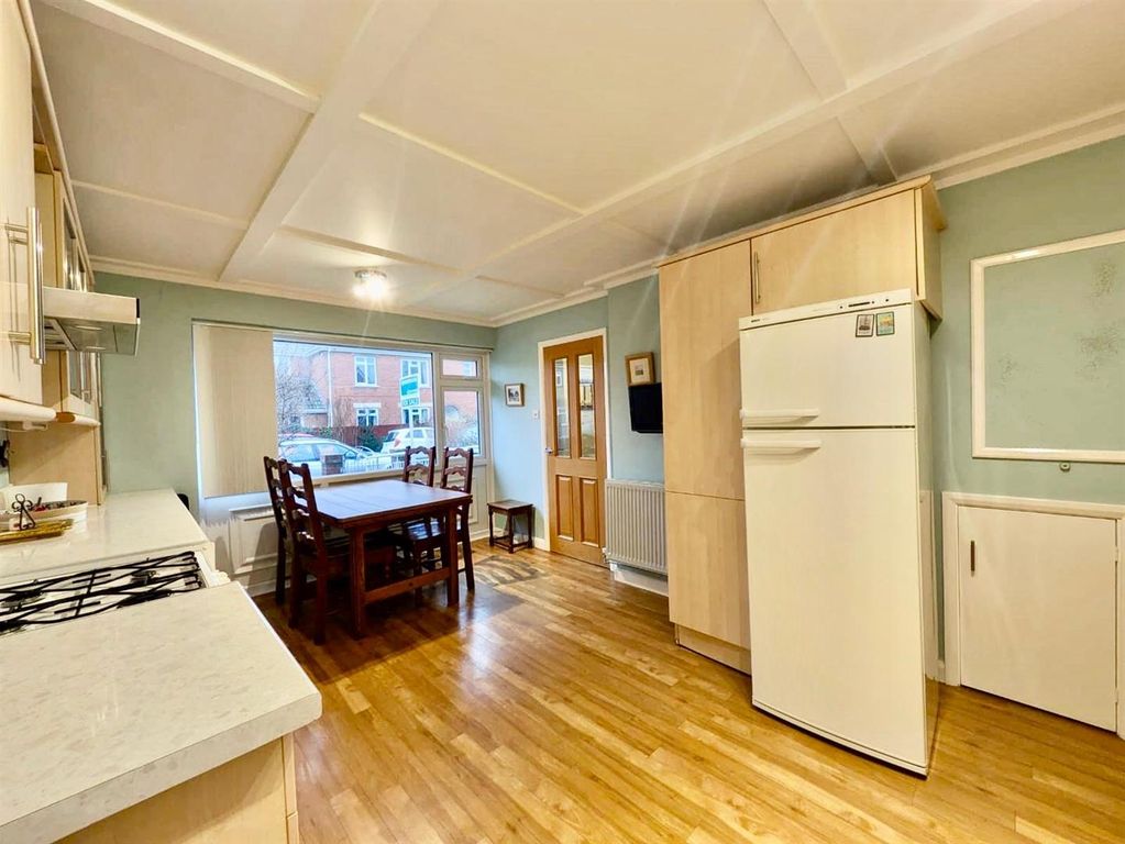 Property photo 2 of 21