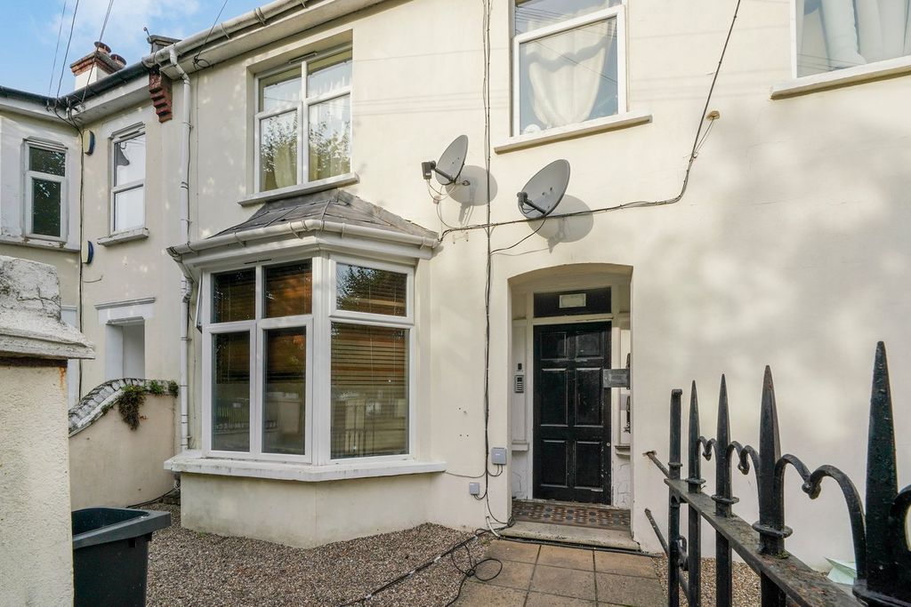 Property photo 1 of 6