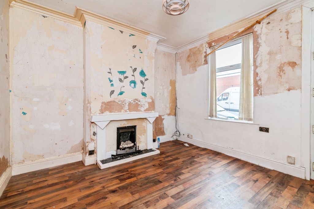 Property photo 2 of 17