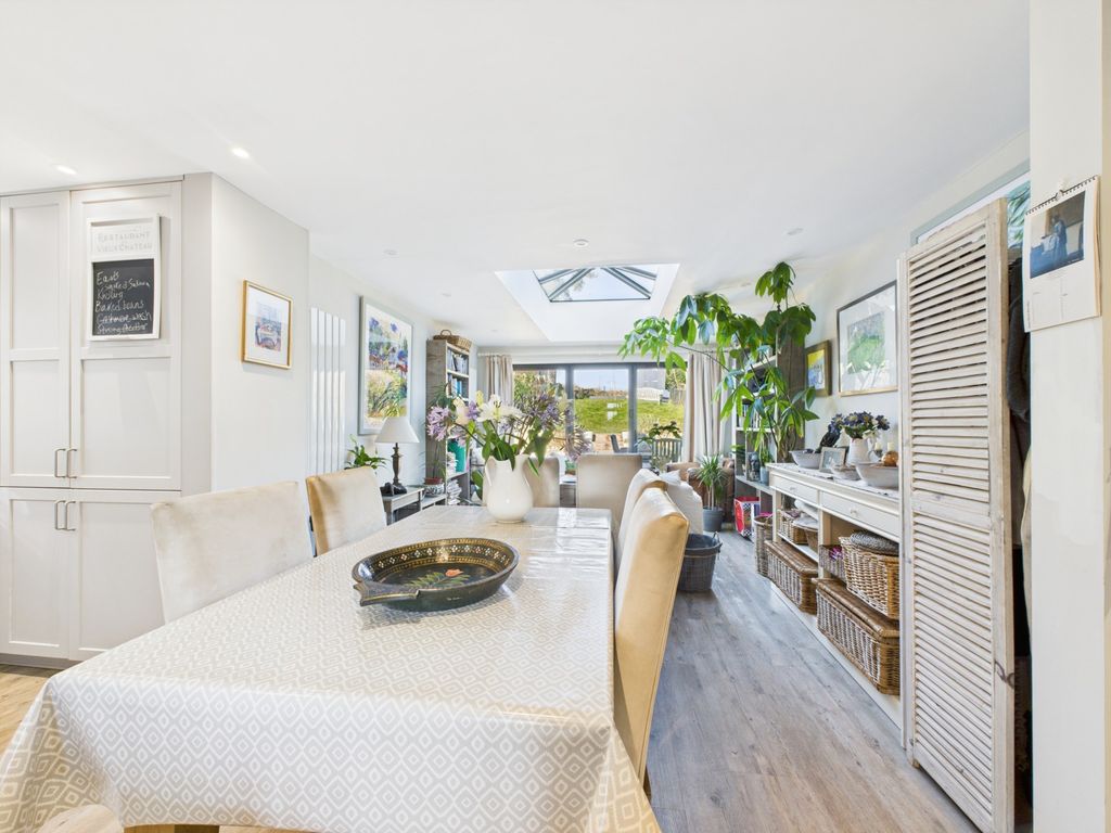 Property photo 3 of 14 30003260-Hr-7