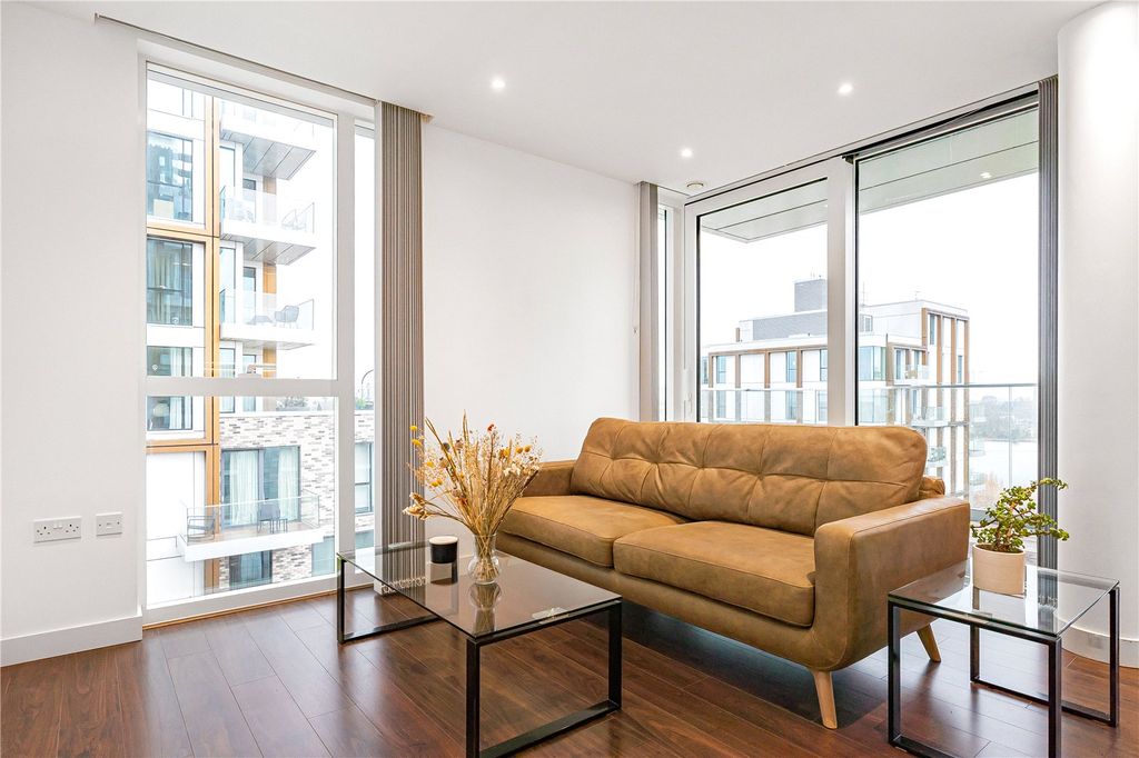 Property photo 1 of 34 Open Plan Living