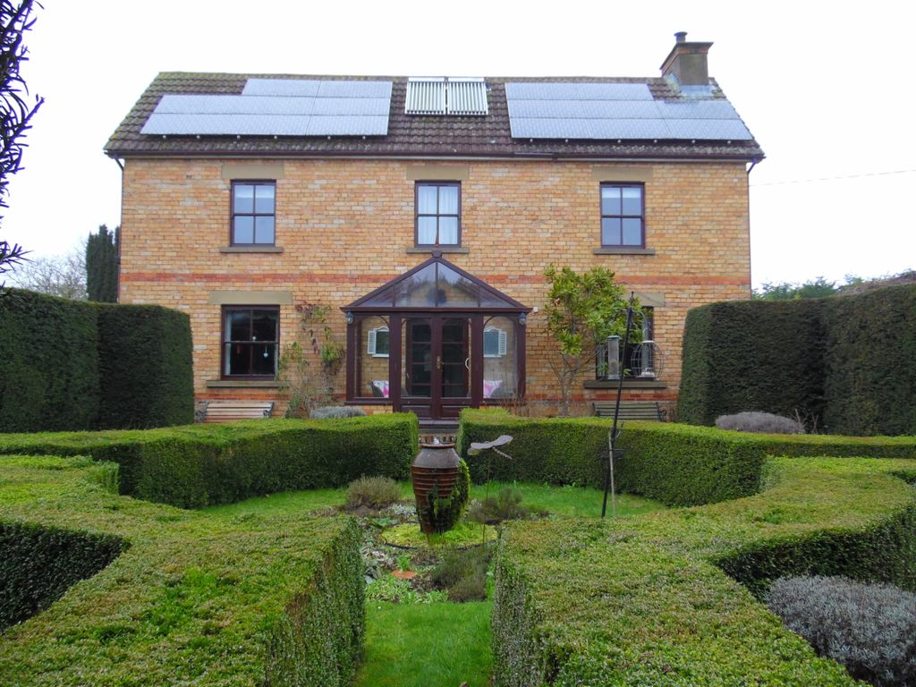 Property photo 1 of 82 Front