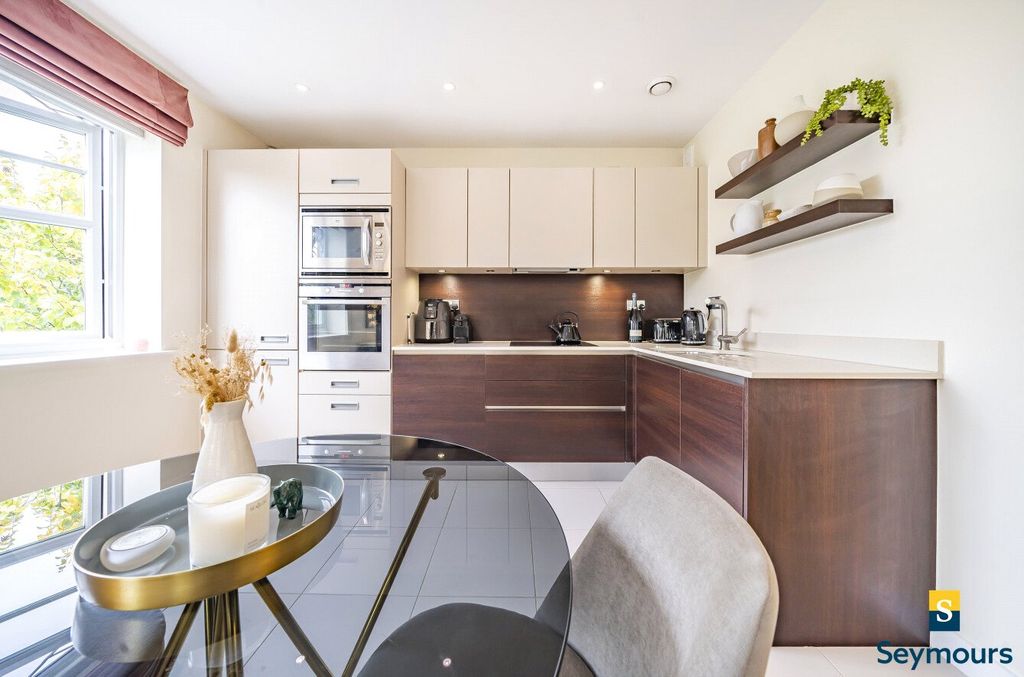 Property photo 3 of 24 Kitchen