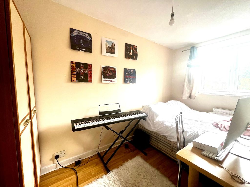 Property photo 3 of 42