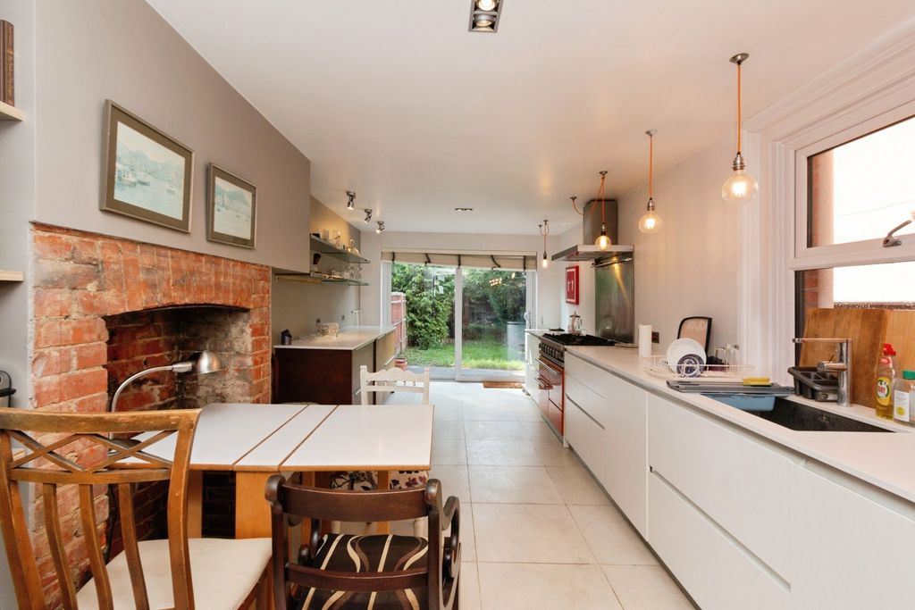 Property photo 2 of 20 Pbox-Img.Jpg