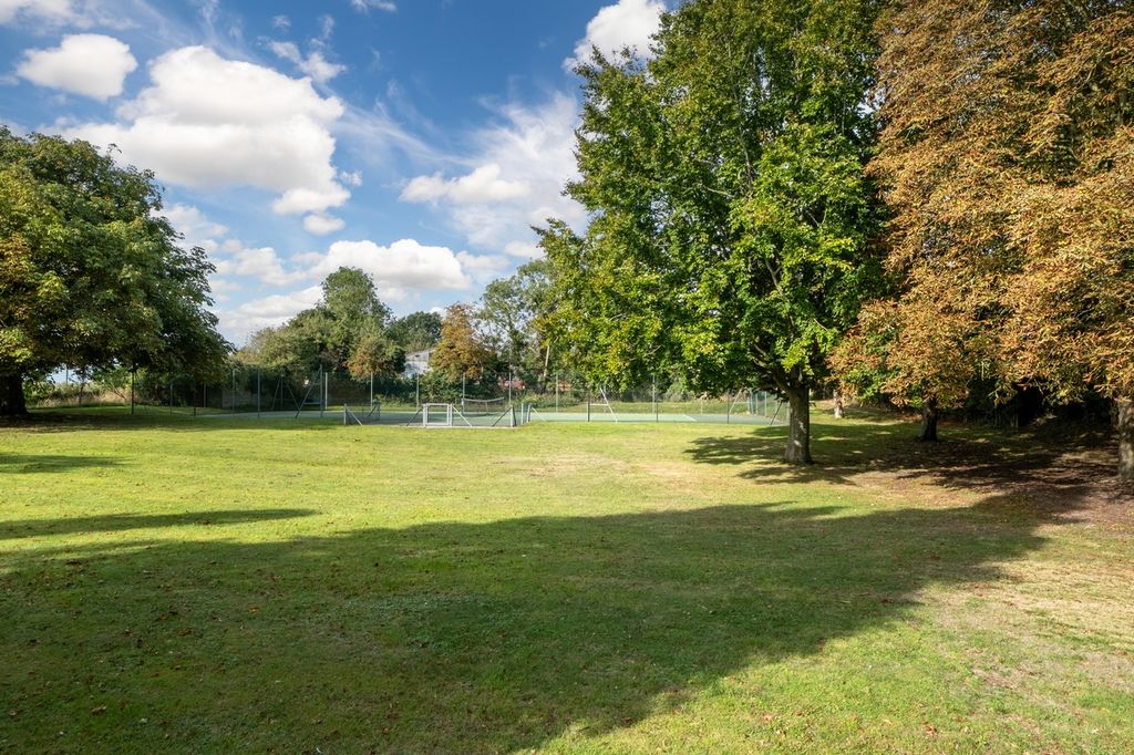 Property photo 3 of 34 Hhhastings Hall-62