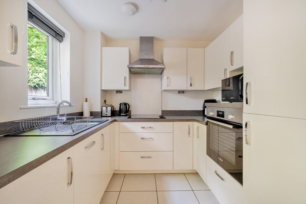 Property photo 3 of 22 Kitchen