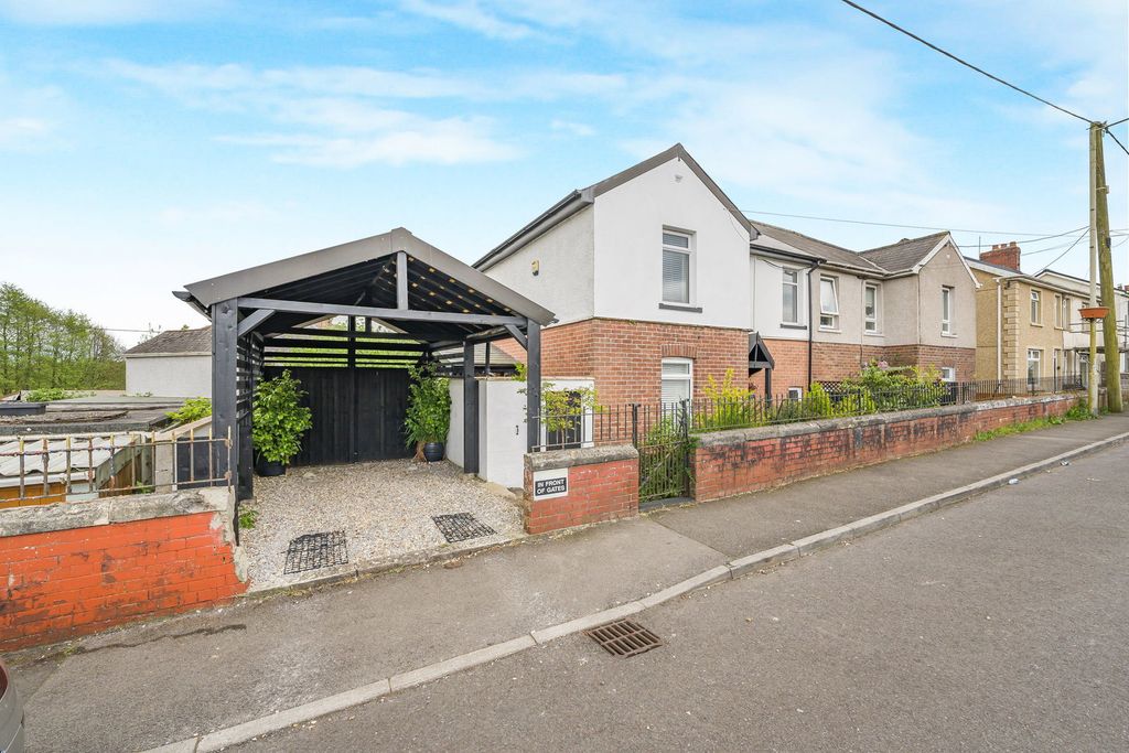 Property photo 2 of 42