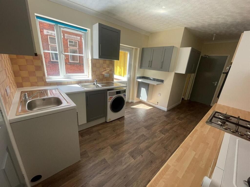 Property photo 3 of 5